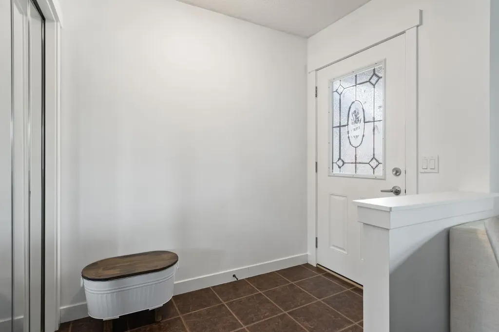 14 Luxstone Point SW Airdrie AB T4B 0H8