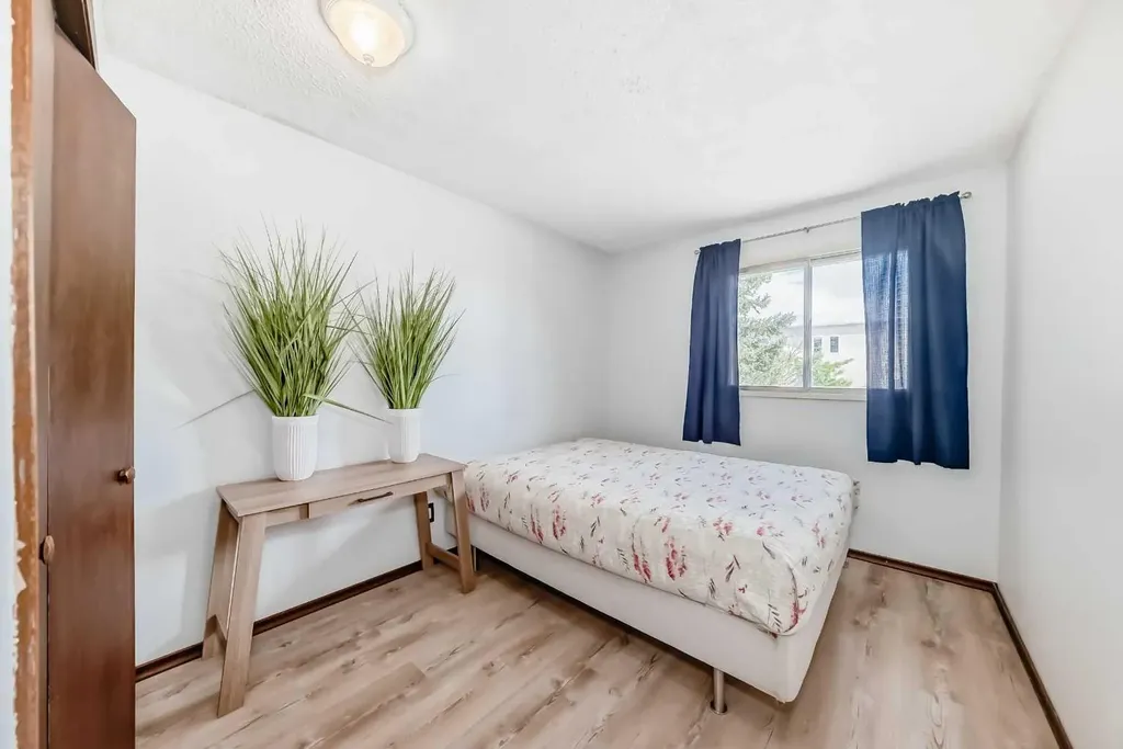 5539 Dalhart Road NW Calgary AB T3A 1S3