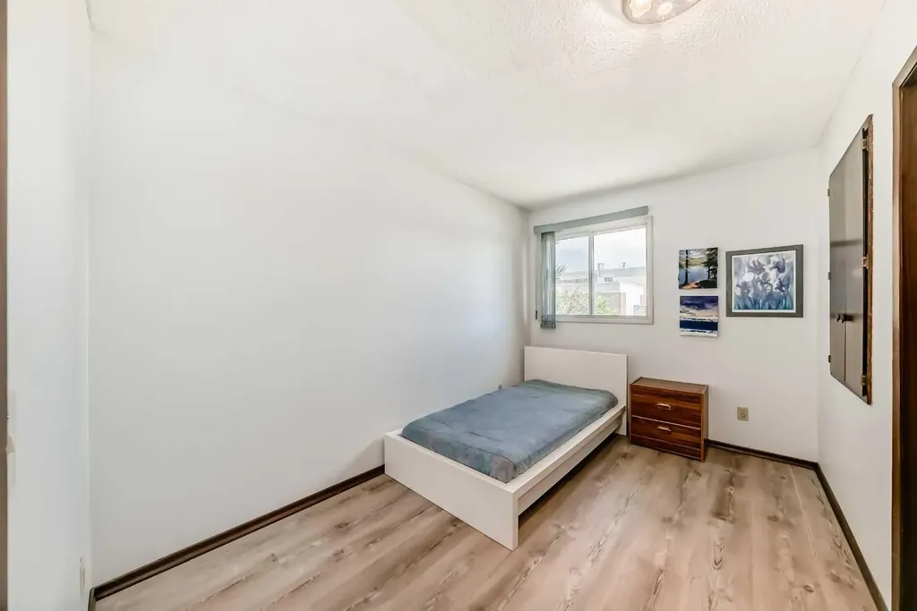 5539 Dalhart Road NW Calgary AB T3A 1S3