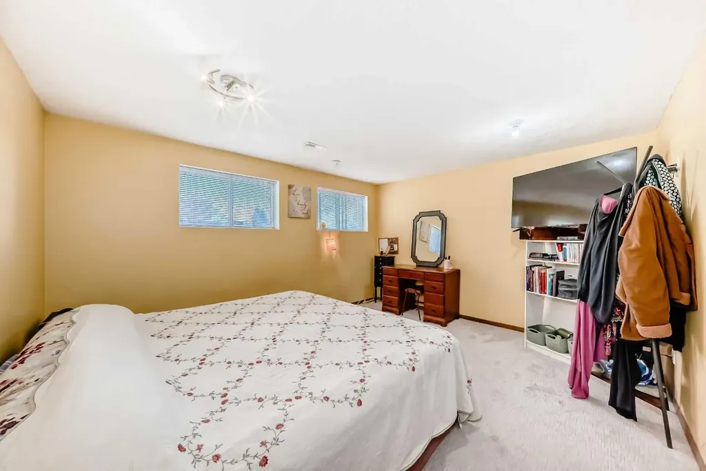 5539 Dalhart Road NW Calgary AB T3A 1S3