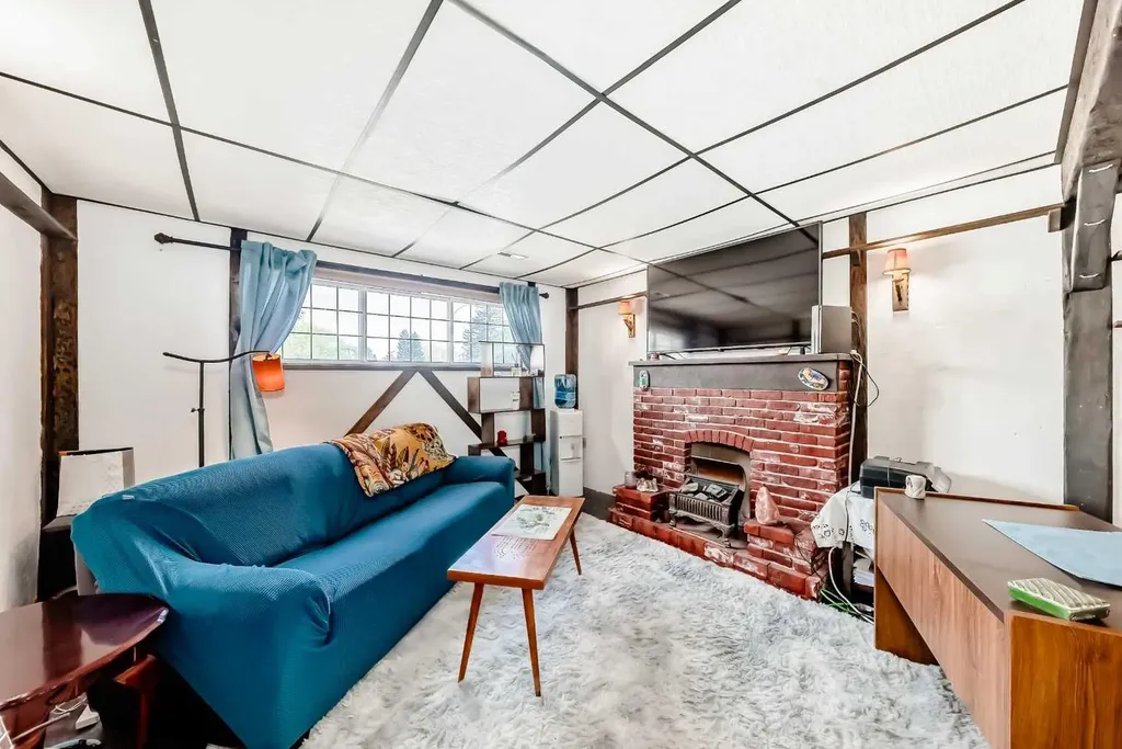5539 Dalhart Road NW Calgary AB T3A 1S3