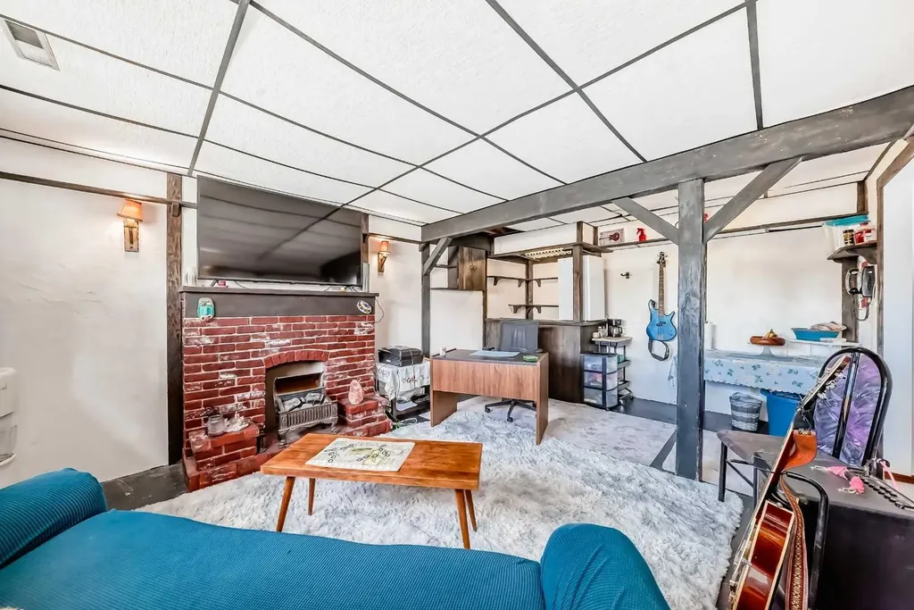 5539 Dalhart Road NW Calgary AB T3A 1S3