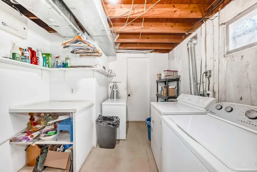 5539 Dalhart Road NW Calgary AB T3A 1S3