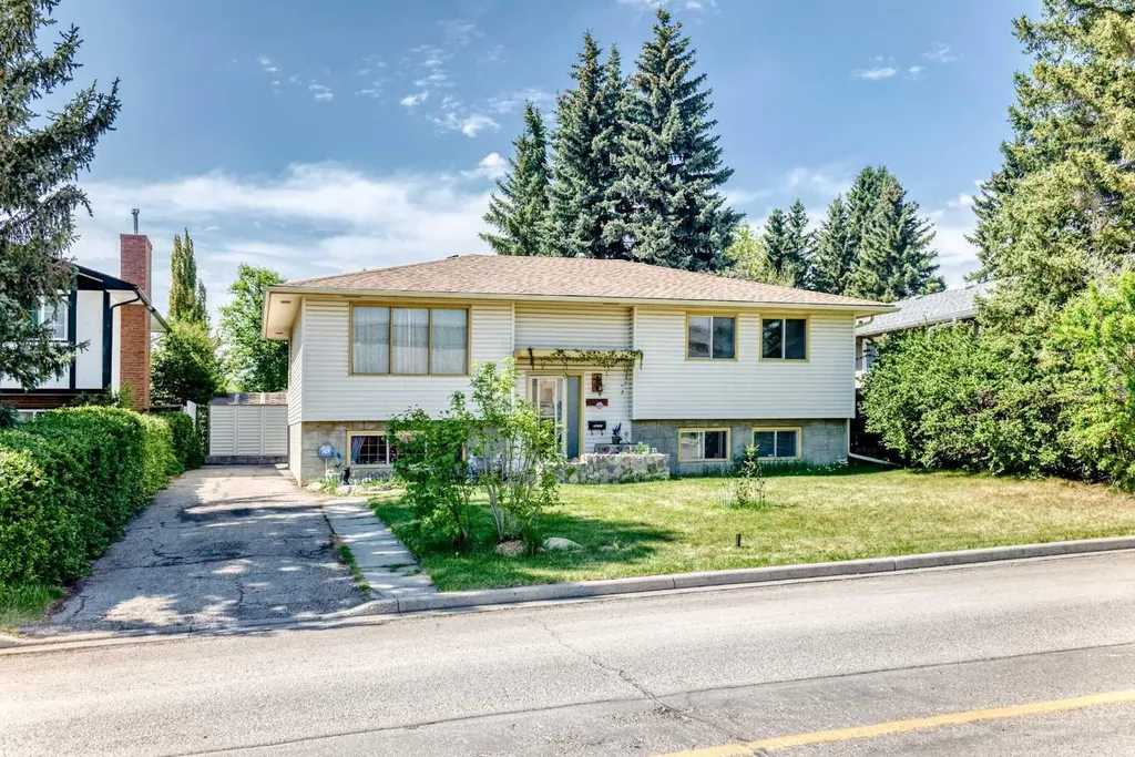 5539 Dalhart Road NW Calgary AB T3A 1S3