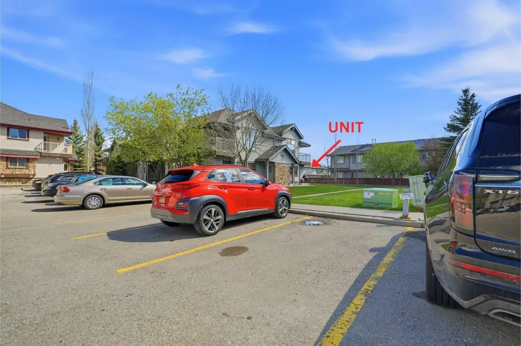 31 Everridge Square SW Calgary AB T2Y 5J7
