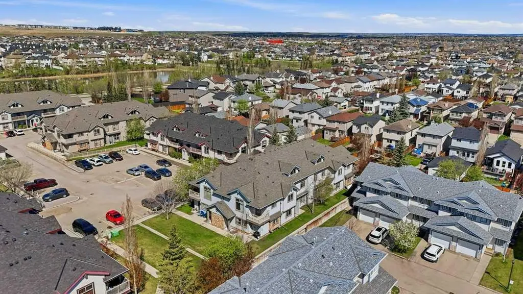 31 Everridge Square SW Calgary AB T2Y 5J7