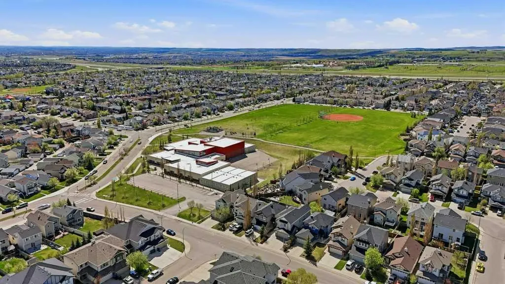 31 Everridge Square SW Calgary AB T2Y 5J7