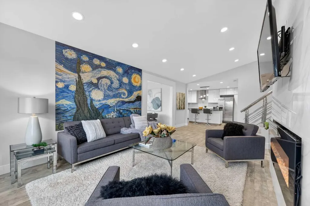 11 Selkirk Drive SW Calgary AB T2W 0M3