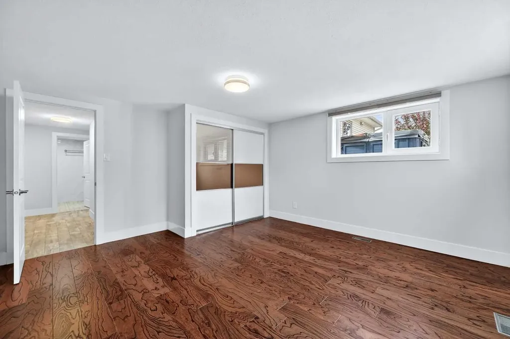 11 Selkirk Drive SW Calgary AB T2W 0M3