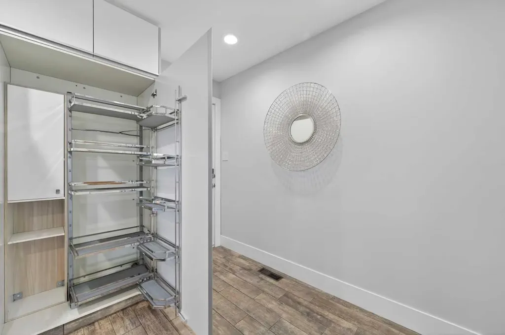 11 Selkirk Drive SW Calgary AB T2W 0M3