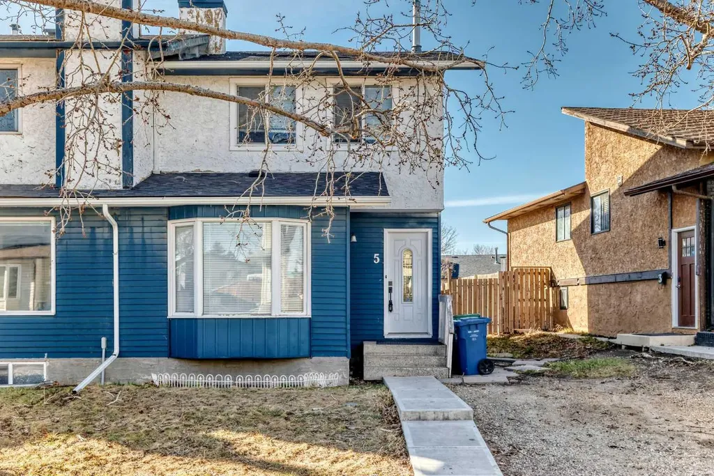 5 Falchurch Road NE Calgary AB T3J 1G6