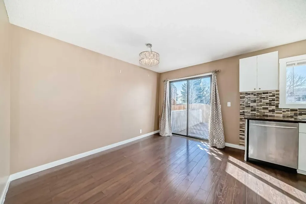 5 Falchurch Road NE Calgary AB T3J 1G6
