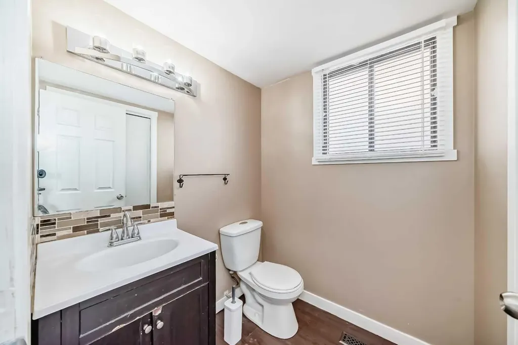 5 Falchurch Road NE Calgary AB T3J 1G6