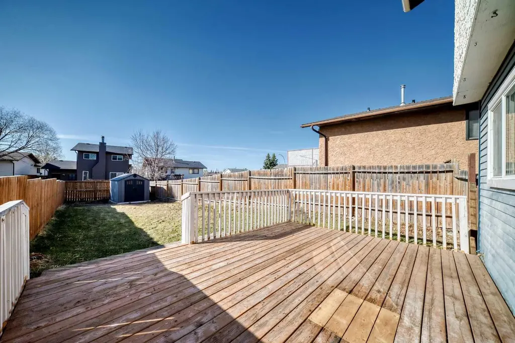 5 Falchurch Road NE Calgary AB T3J 1G6