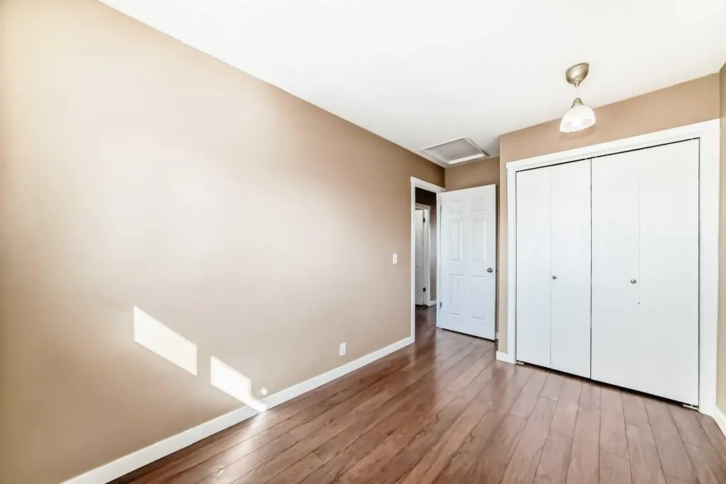5 Falchurch Road NE Calgary AB T3J 1G6