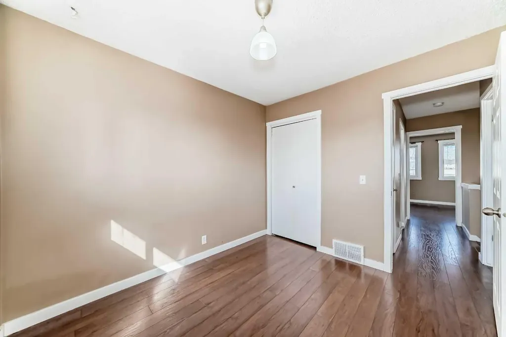 5 Falchurch Road NE Calgary AB T3J 1G6