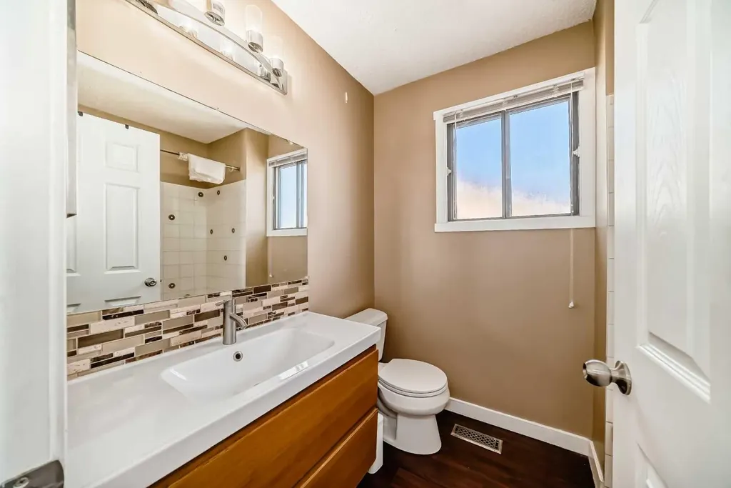 5 Falchurch Road NE Calgary AB T3J 1G6