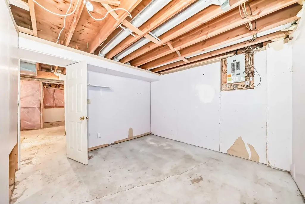 5 Falchurch Road NE Calgary AB T3J 1G6