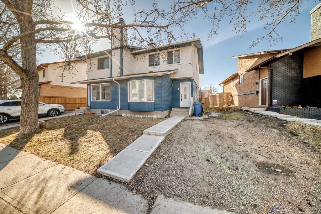 5 Falchurch Road NE Calgary AB T3J 1G6