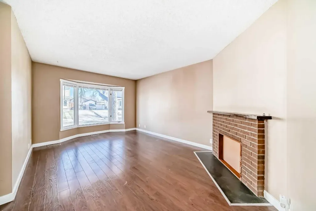 5 Falchurch Road NE Calgary AB T3J 1G6