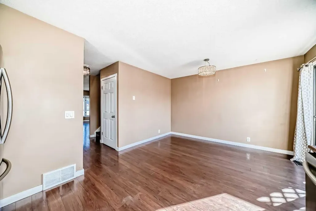 5 Falchurch Road NE Calgary AB T3J 1G6