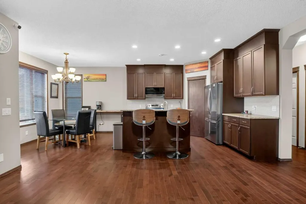 239 Cranarch Landing SE Calgary AB T3M0Z7
