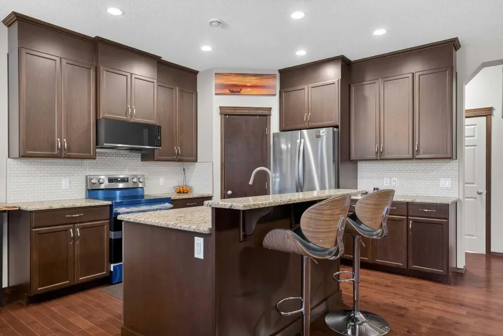239 Cranarch Landing SE Calgary AB T3M0Z7