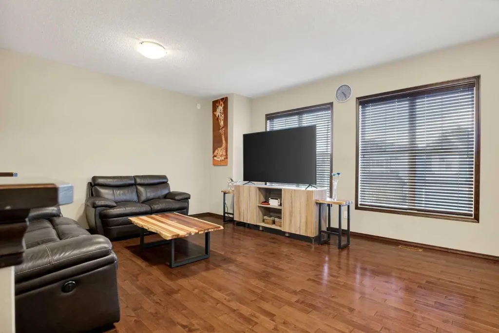 239 Cranarch Landing SE Calgary AB T3M0Z7