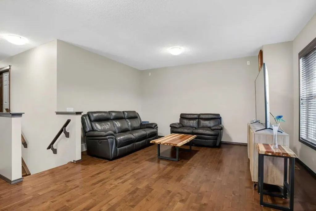 239 Cranarch Landing SE Calgary AB T3M0Z7