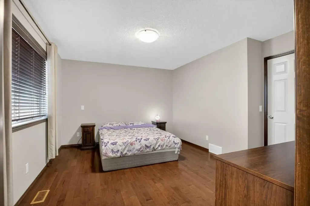 239 Cranarch Landing SE Calgary AB T3M0Z7