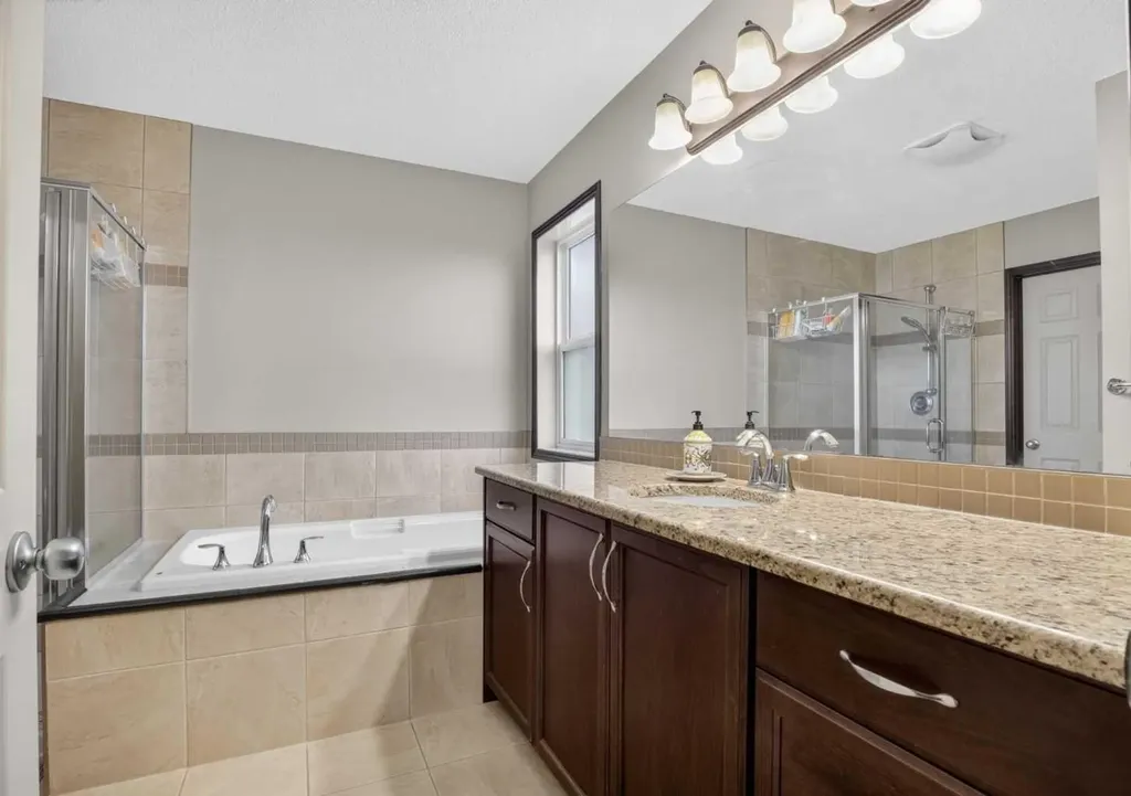 239 Cranarch Landing SE Calgary AB T3M0Z7