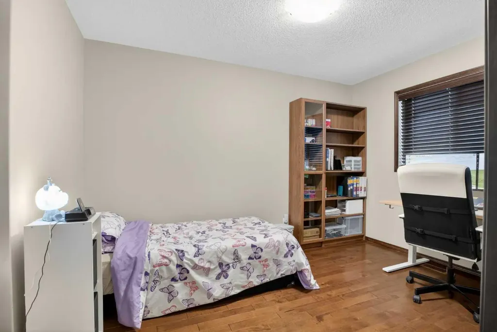 239 Cranarch Landing SE Calgary AB T3M0Z7