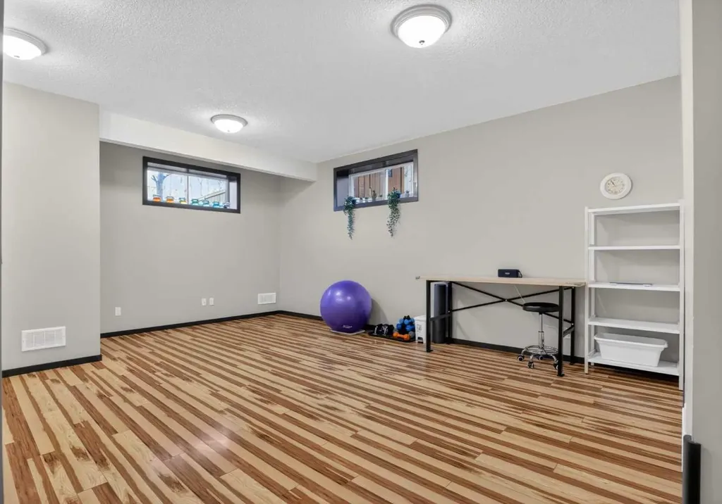 239 Cranarch Landing SE Calgary AB T3M0Z7