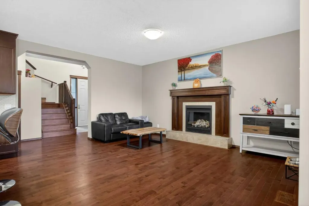 239 Cranarch Landing SE Calgary AB T3M0Z7