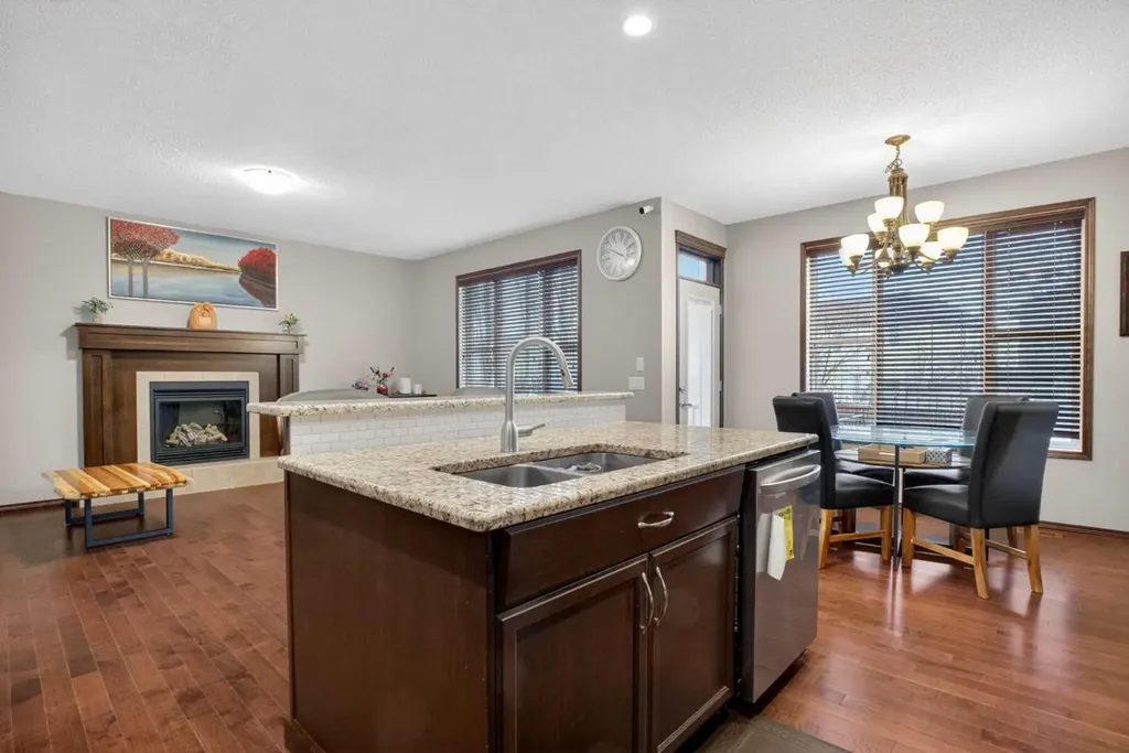 239 Cranarch Landing SE Calgary AB T3M0Z7