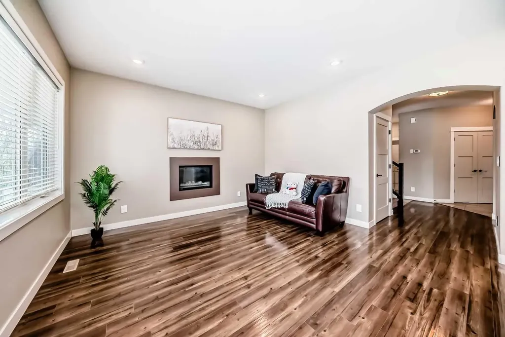 153 Van Slyke Way Red Deer AB T4R 0N7