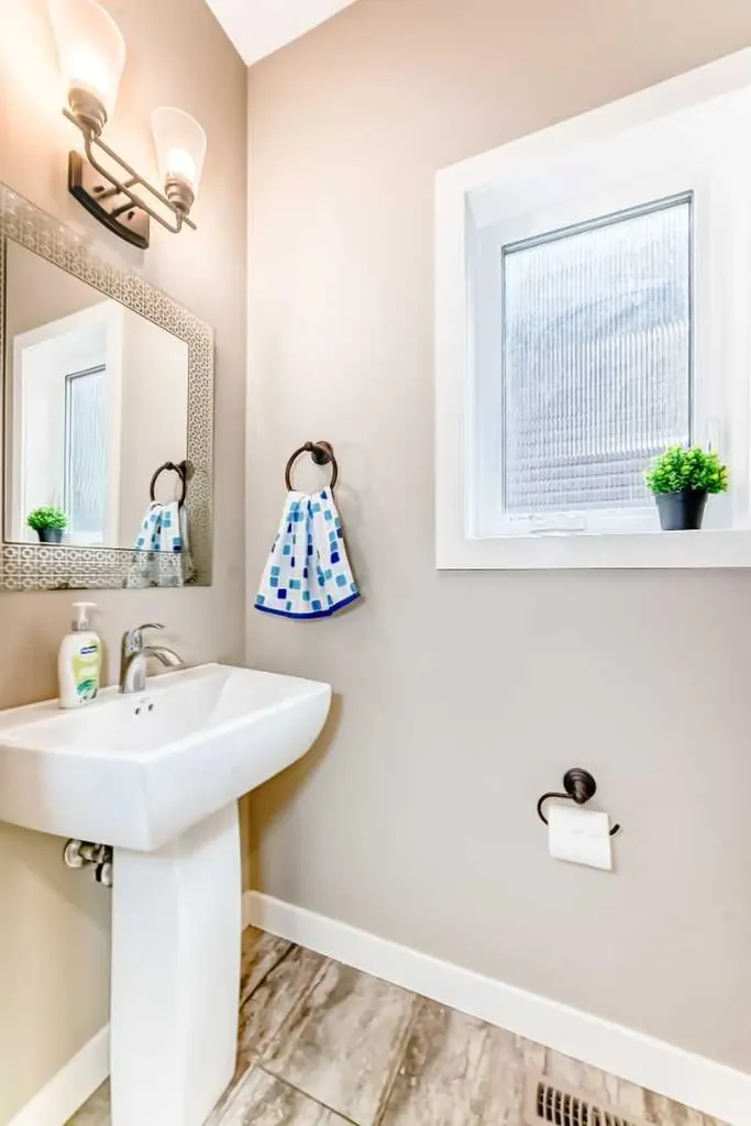 153 Van Slyke Way Red Deer AB T4R 0N7