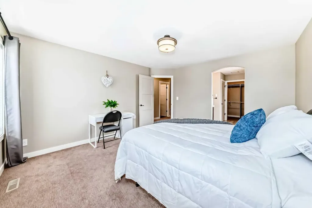 153 Van Slyke Way Red Deer AB T4R 0N7