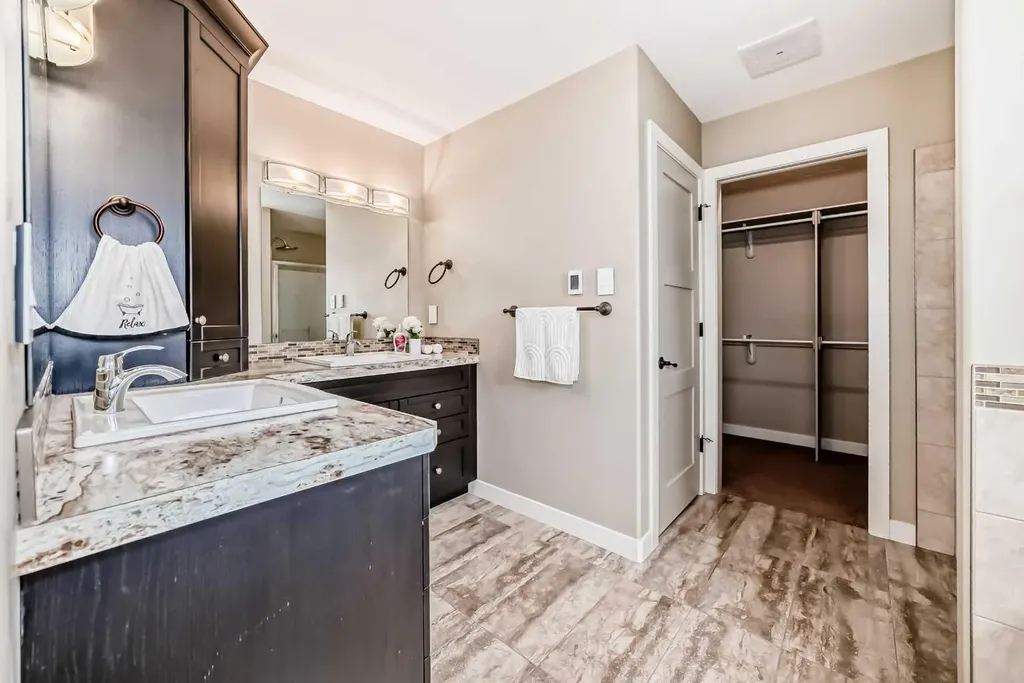 153 Van Slyke Way Red Deer AB T4R 0N7