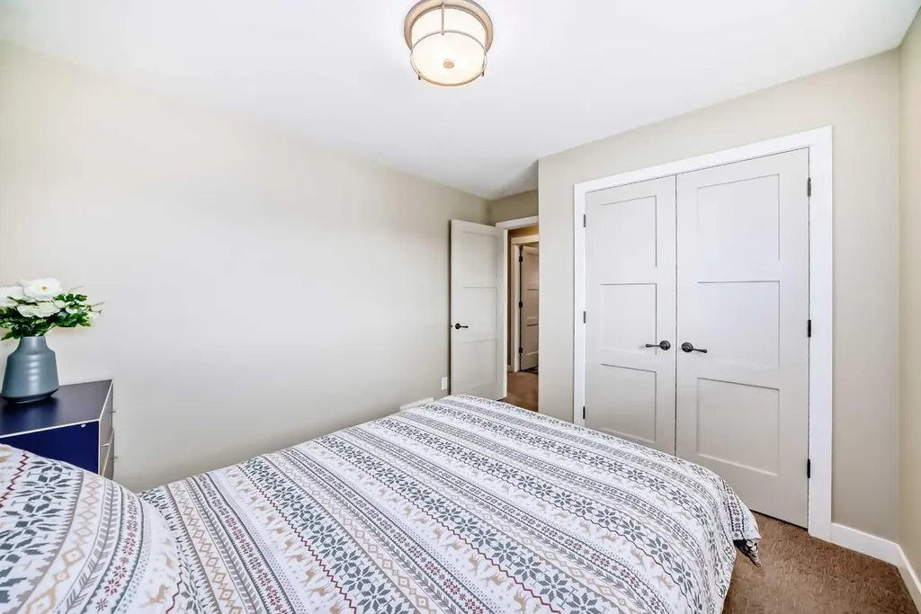 153 Van Slyke Way Red Deer AB T4R 0N7