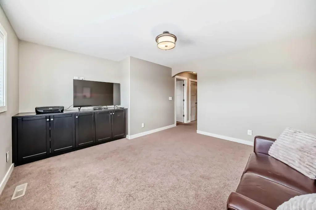 153 Van Slyke Way Red Deer AB T4R 0N7