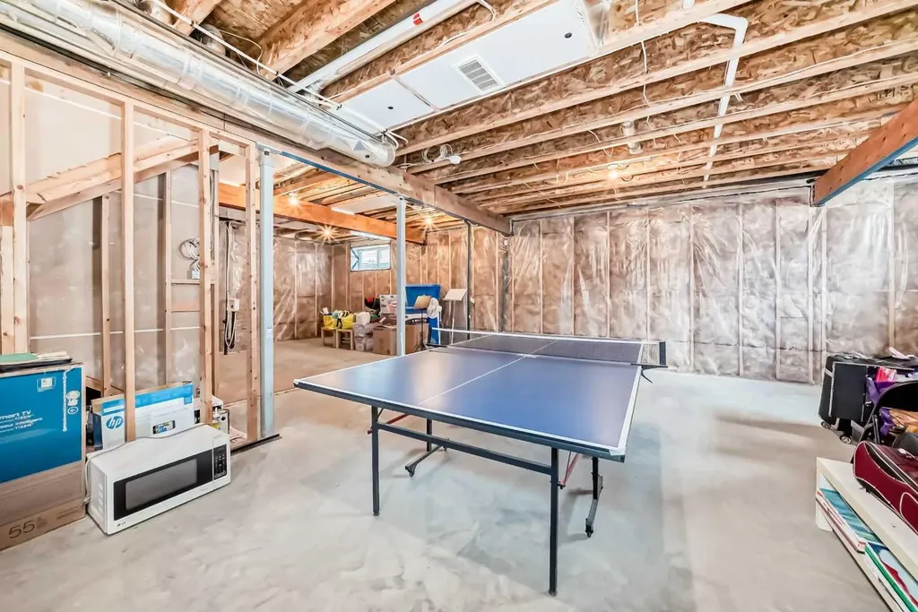 153 Van Slyke Way Red Deer AB T4R 0N7
