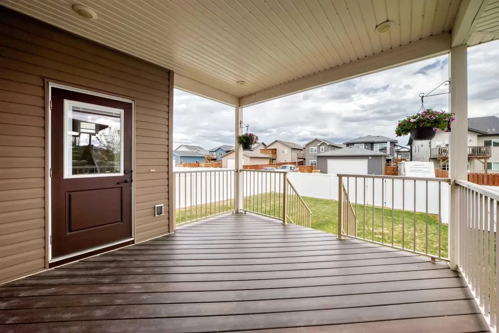 153 Van Slyke Way Red Deer AB T4R 0N7