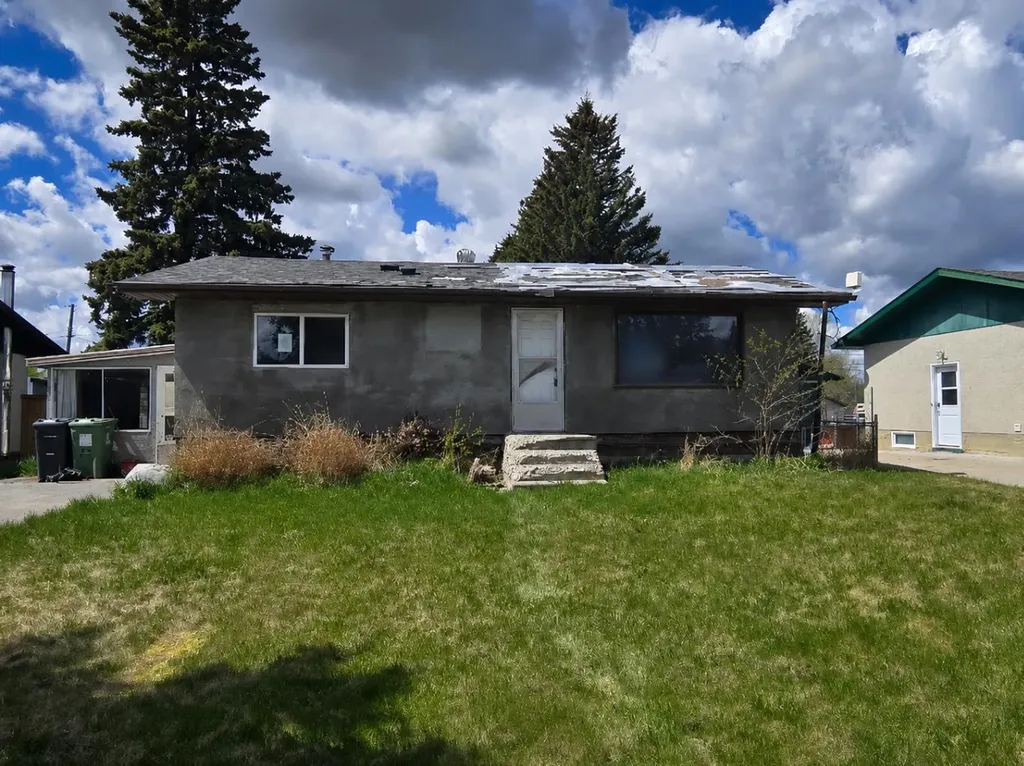 5008 56 Street Rocky Mountain House AB T4T 1E8