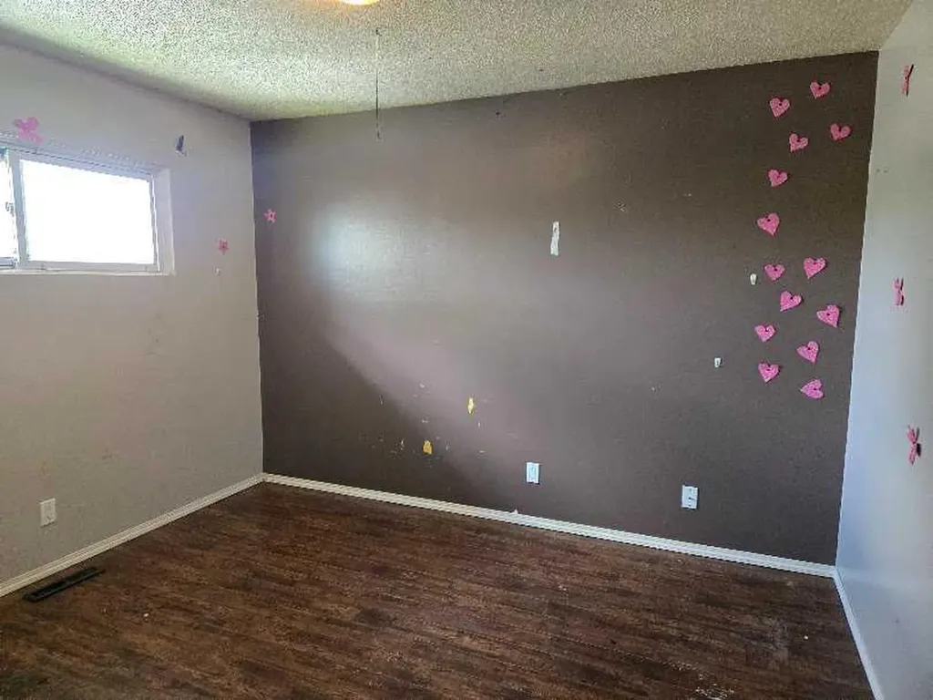 5008 56 Street Rocky Mountain House AB T4T 1E8