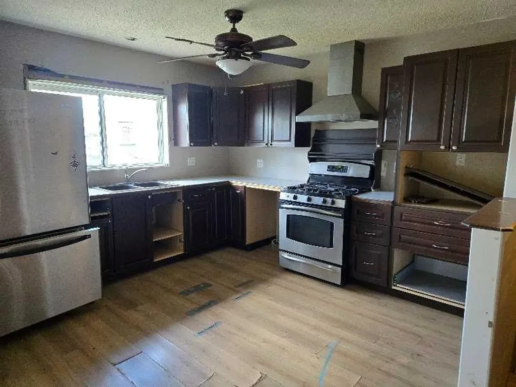 5008 56 Street Rocky Mountain House AB T4T 1E8