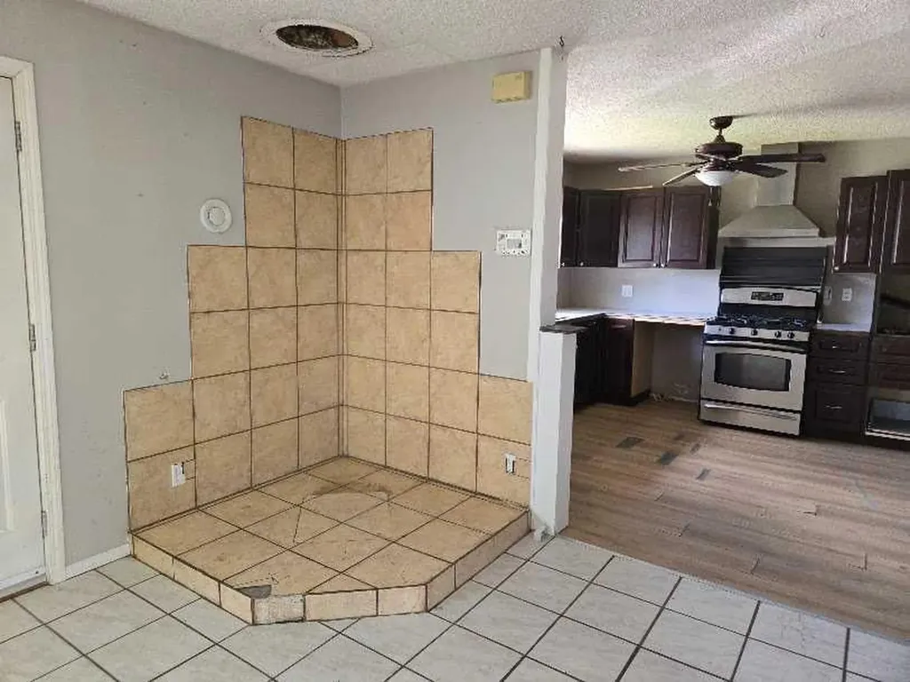 5008 56 Street Rocky Mountain House AB T4T 1E8
