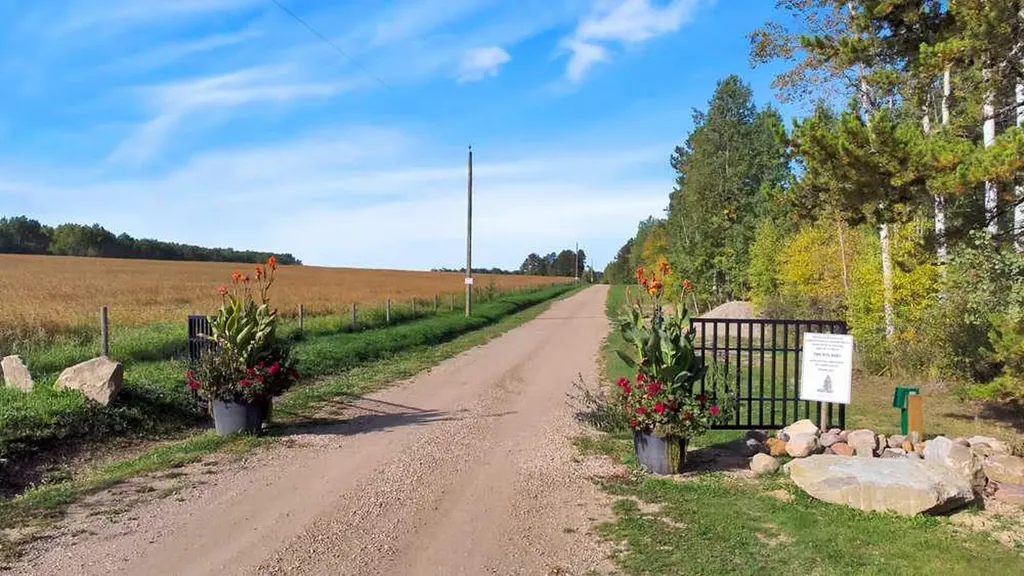 472044A Range Road 23 Winfield AB T0C 2T0