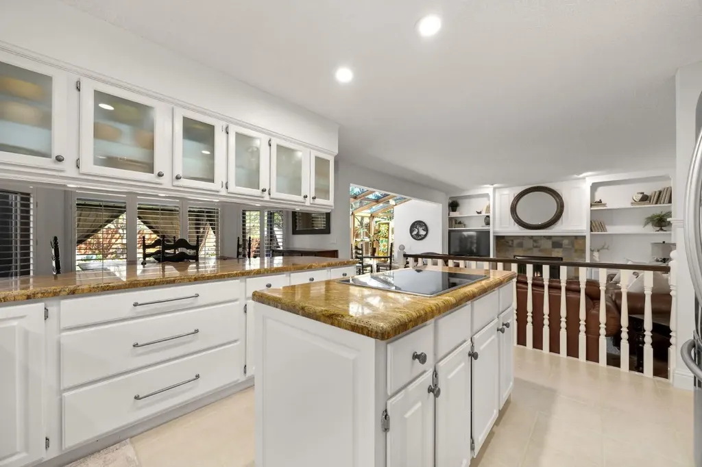 51 Woodridge Close SW Calgary AB T2W 5M2