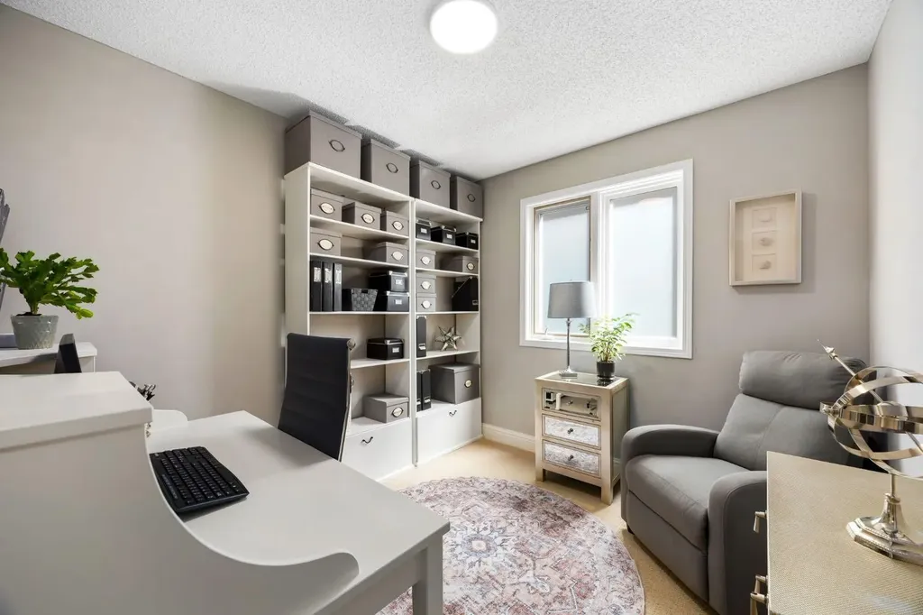 51 Woodridge Close SW Calgary AB T2W 5M2